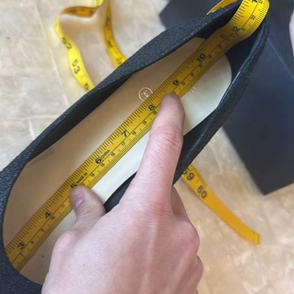 CHANEL CC interlocking black suede leather textured pumps heels sz 41.5 w box - Picture 15 of 16